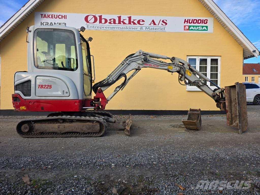Takeuchi TB 225 Mini bageri <7t