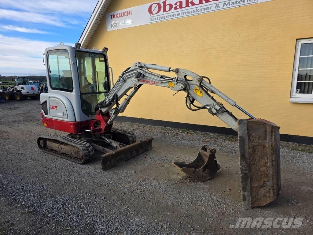 Takeuchi TB 225 Mini bageri <7t