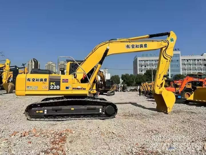 Komatsu PC 220 Bageri gusjeničari