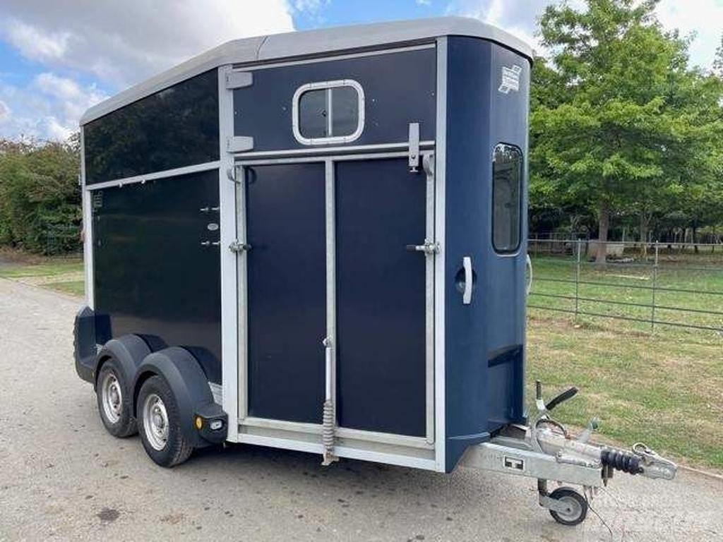 Ifor Williams HB 511 Prikolice za prijevoz stoke