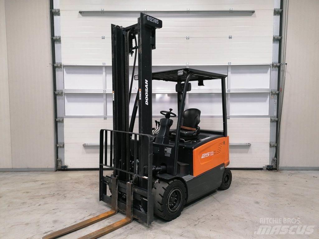 Doosan B25X-7 Električni viličari