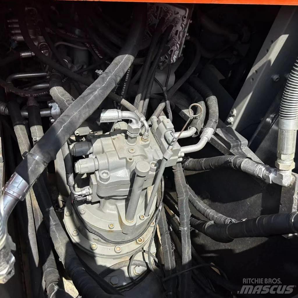 Hitachi 200-3 Bageri gusjeničari