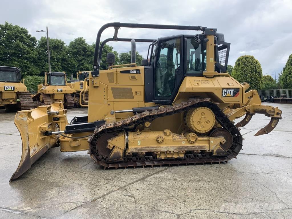 CAT D 6 N XL Buldožeri gusjeničari