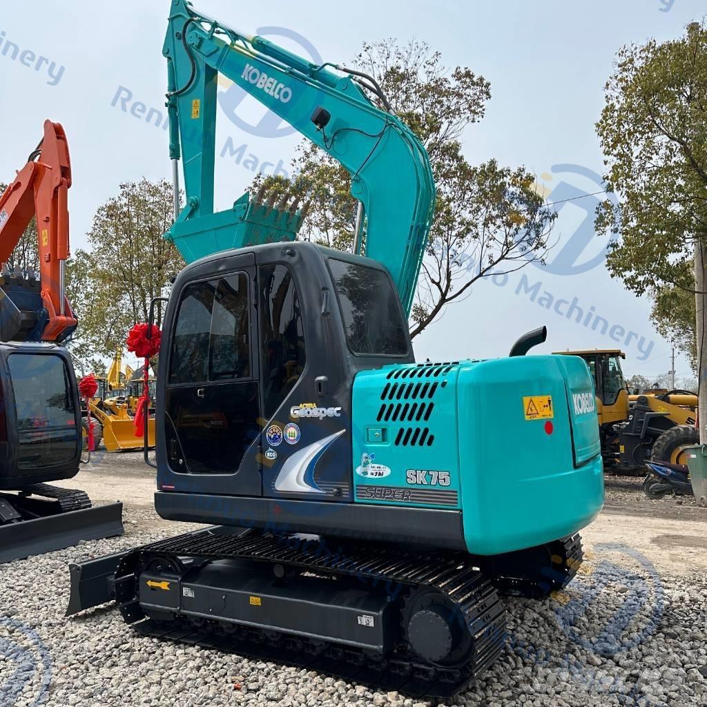Kobelco SK75 Bageri gusjeničari