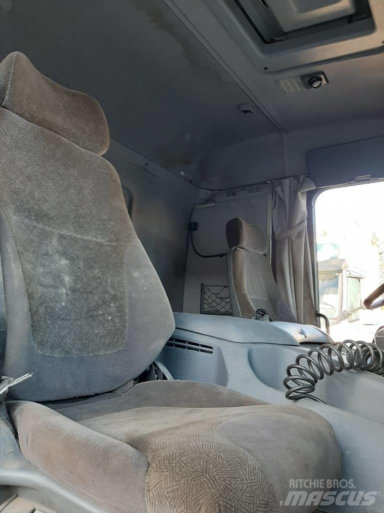 Scania P 124 Rol kiper kamioni s kukama za dizanje