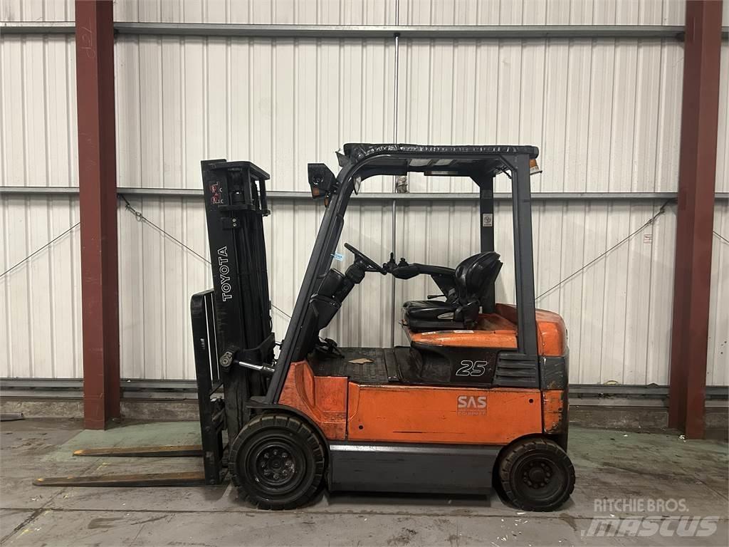 Toyota 7FBMF25 Električni viličari