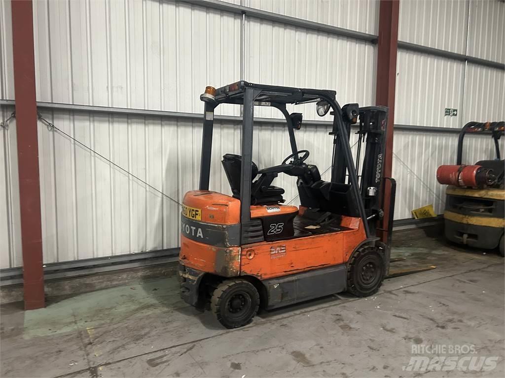 Toyota 7FBMF25 Električni viličari