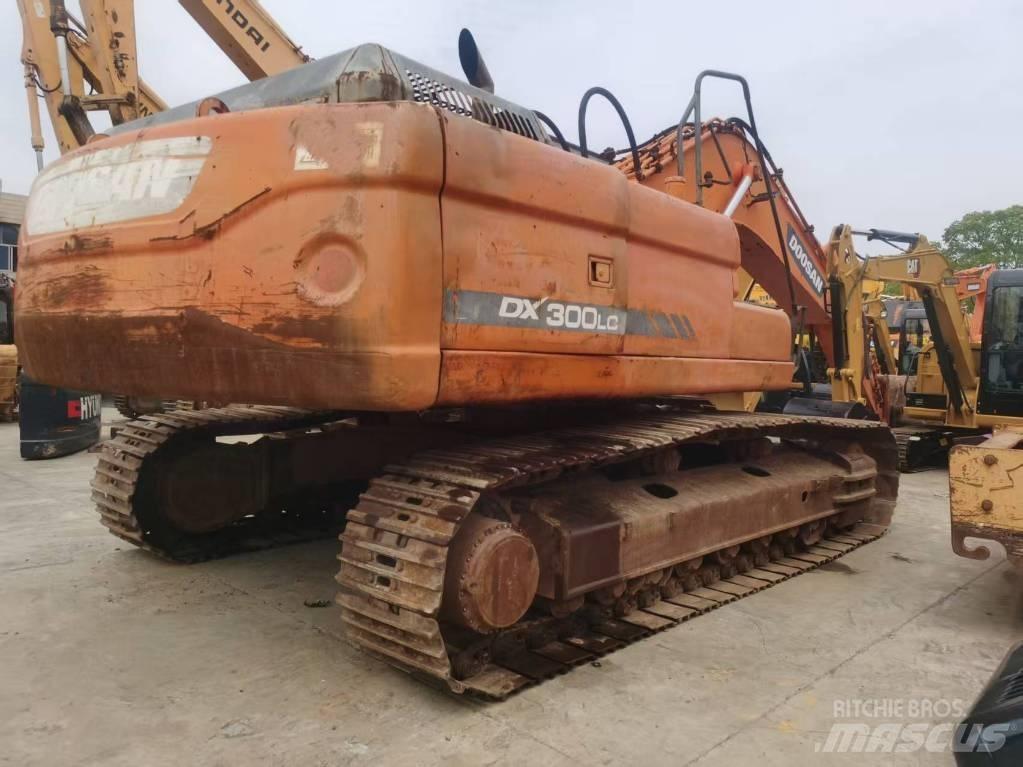Doosan DX 300 LC Bageri gusjeničari