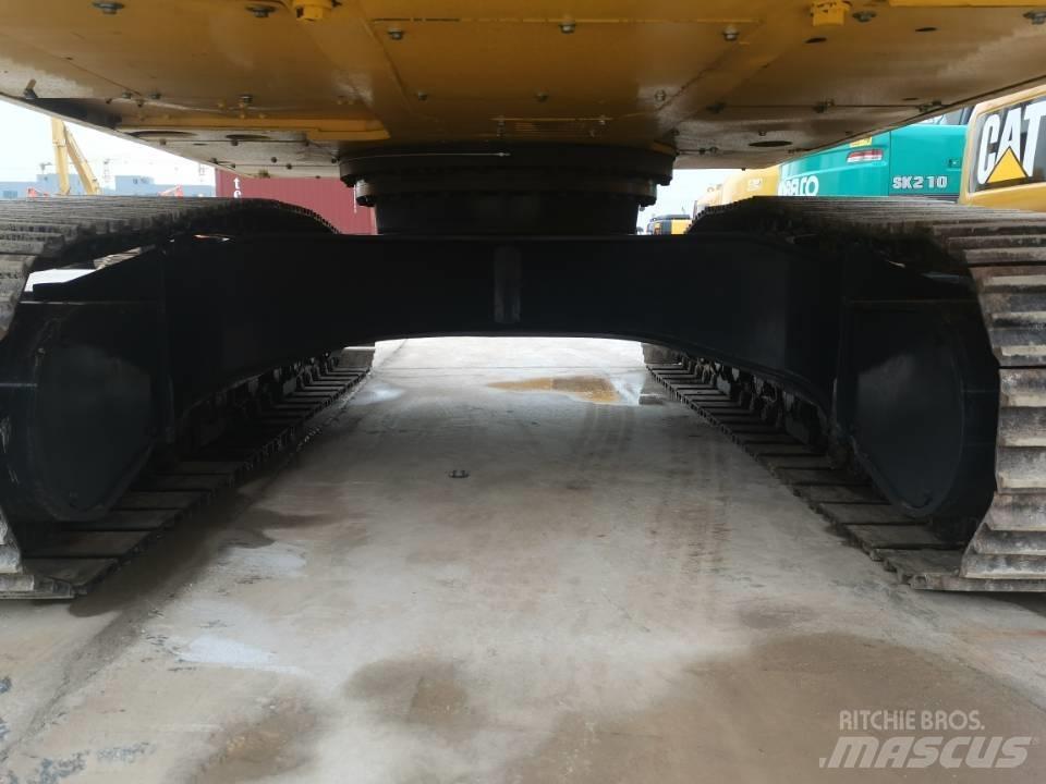 Komatsu PC 220-8 Bageri gusjeničari