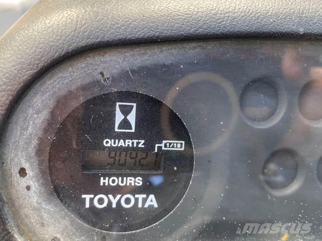 Toyota 42-6FGF25 Plinski viličari