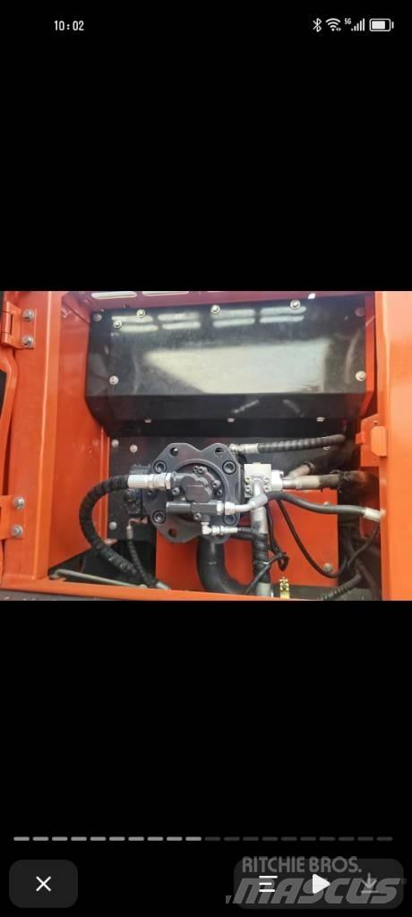 Doosan DX 220 Bageri gusjeničari
