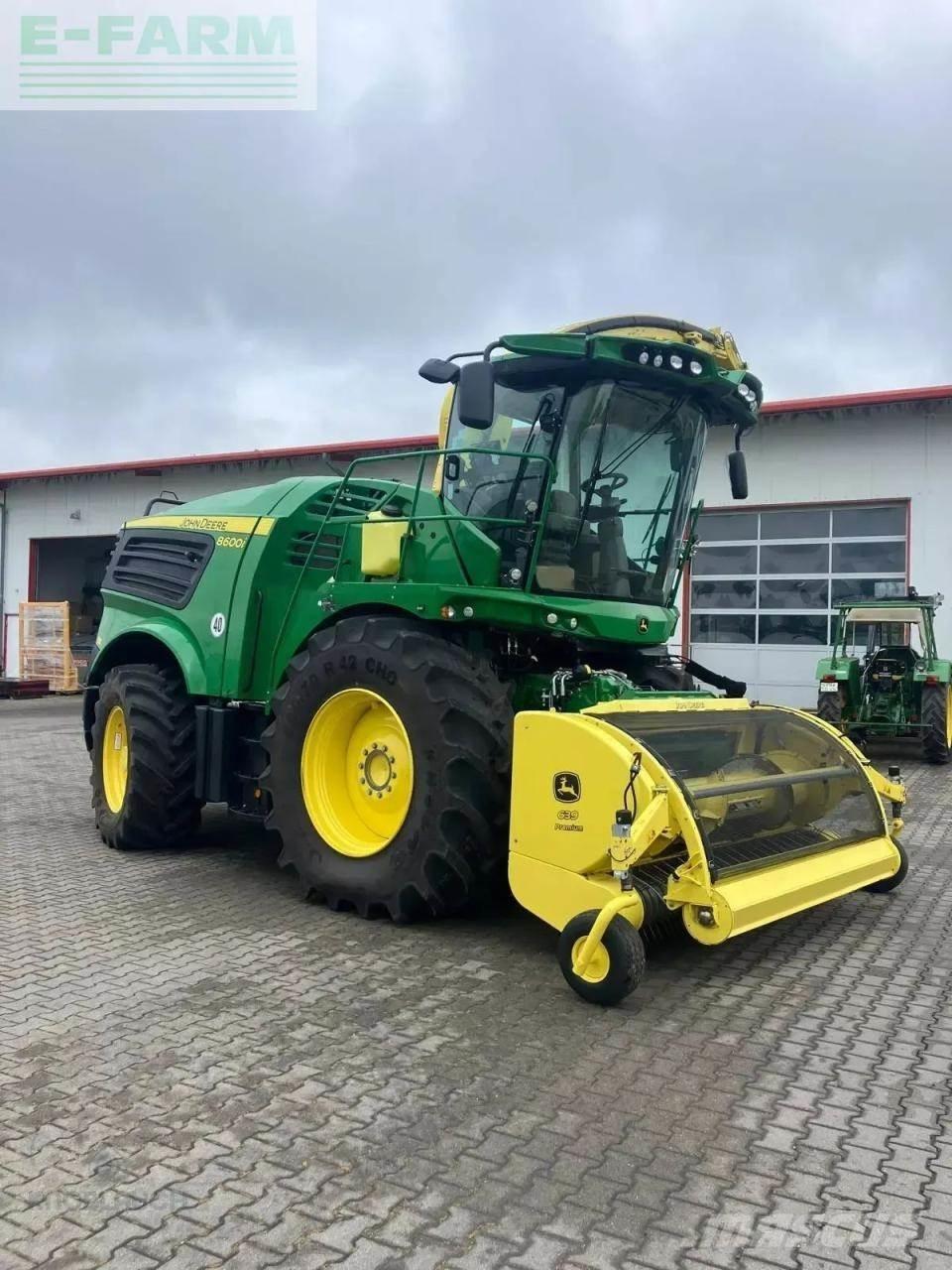 John Deere 8600i Strojevi za krmu na vlastiti pogon