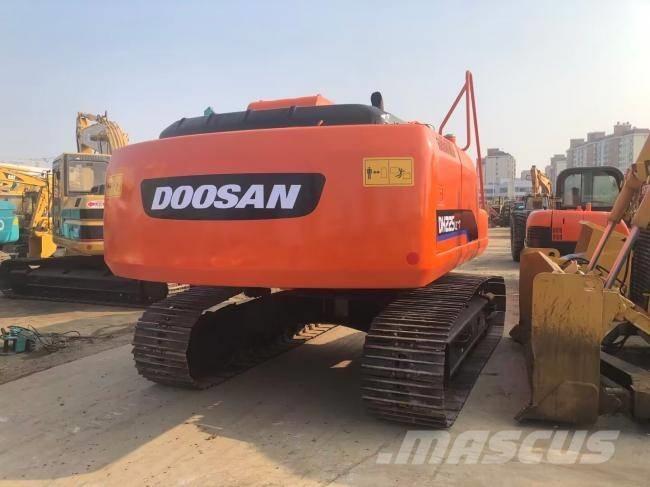 Doosan DH 225 LC-9 Bageri gusjeničari