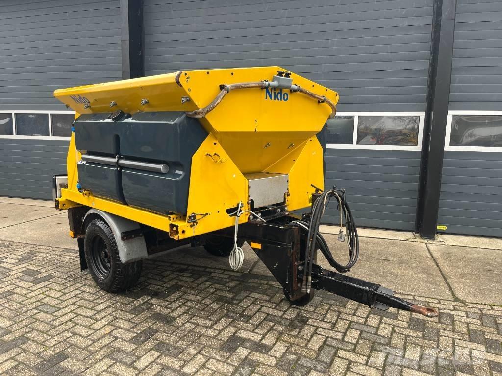 Nido Stratos Posipači soli i pijeska