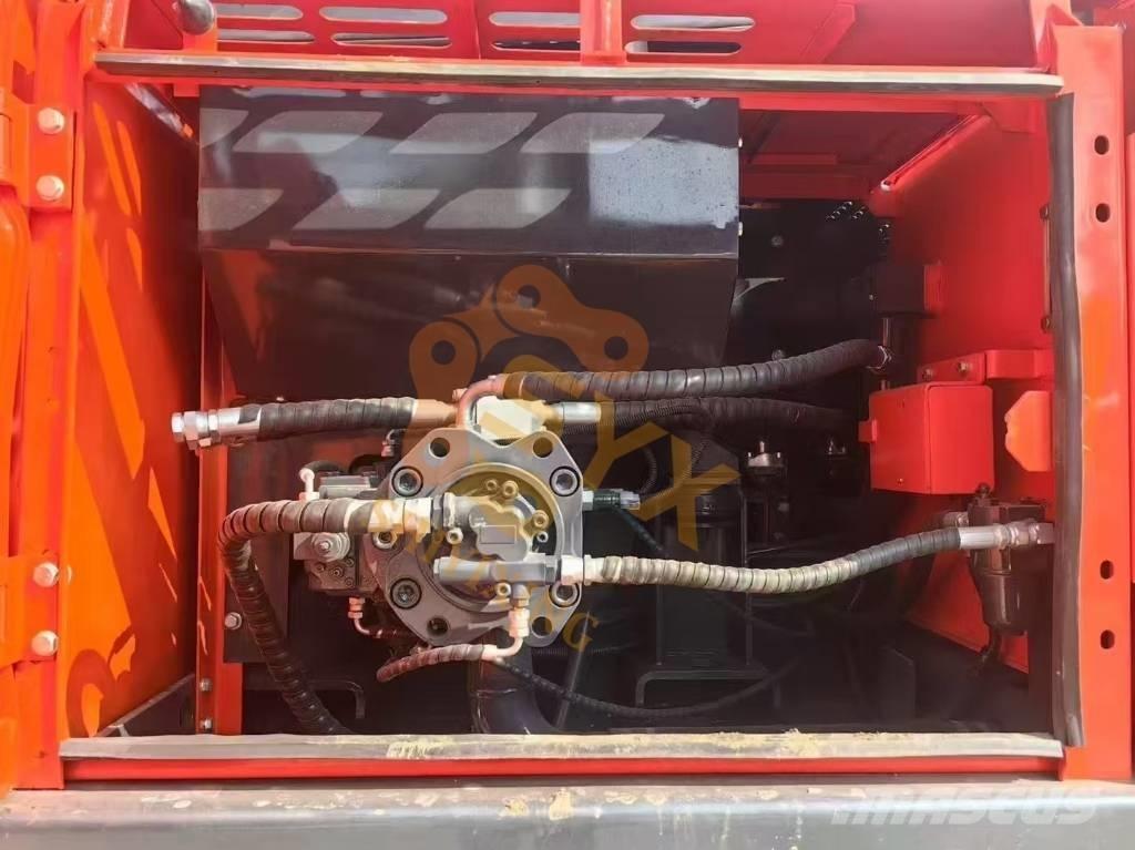 Doosan DX 225 LCA Bageri gusjeničari