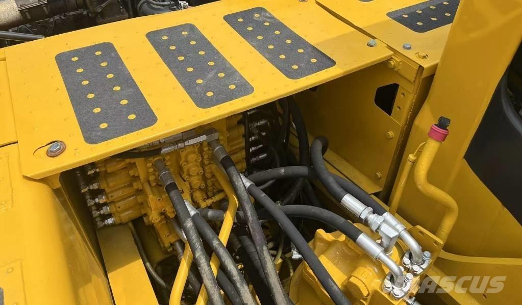 Komatsu PC200-7 Bageri gusjeničari