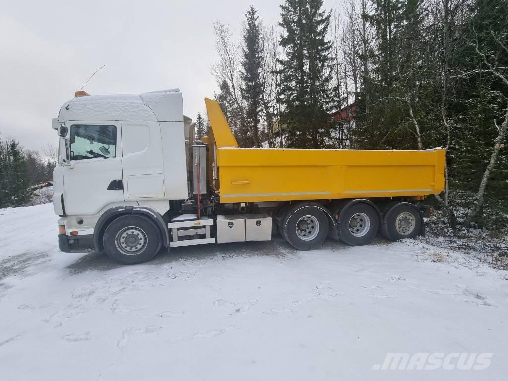 Scania R 560 LB 8X4 Rol kiper kamioni s kukama za dizanje