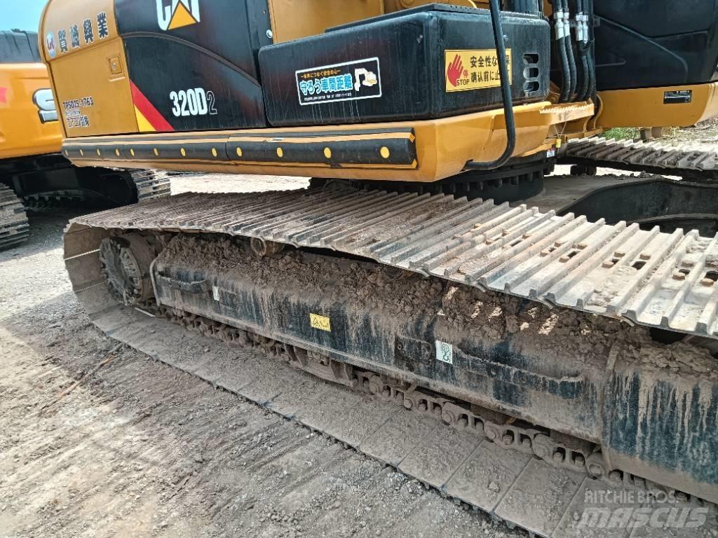 CAT 320D2 Midi bageri 7t – 12t
