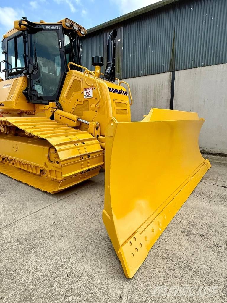 Komatsu D 61 PXi-24 Buldožeri gusjeničari