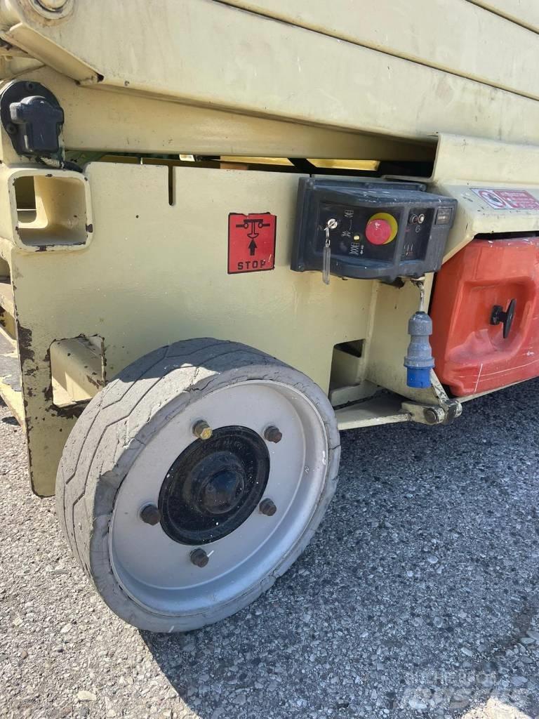 JLG 3246 ES Škaraste platforme