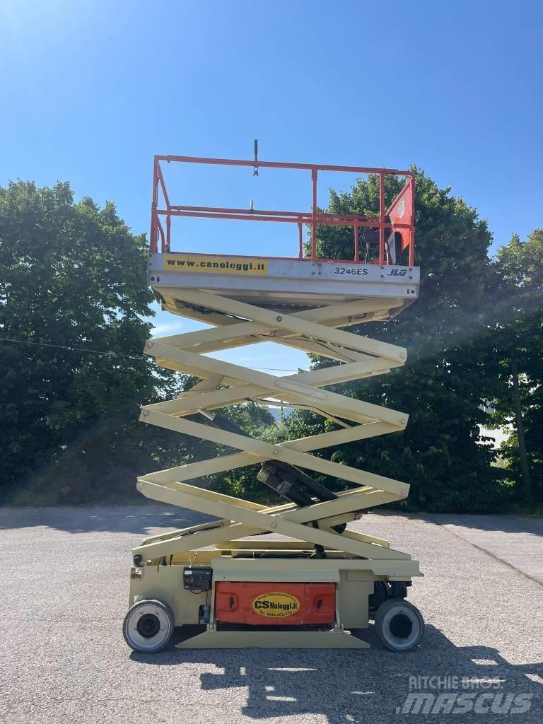 JLG 3246 ES Škaraste platforme