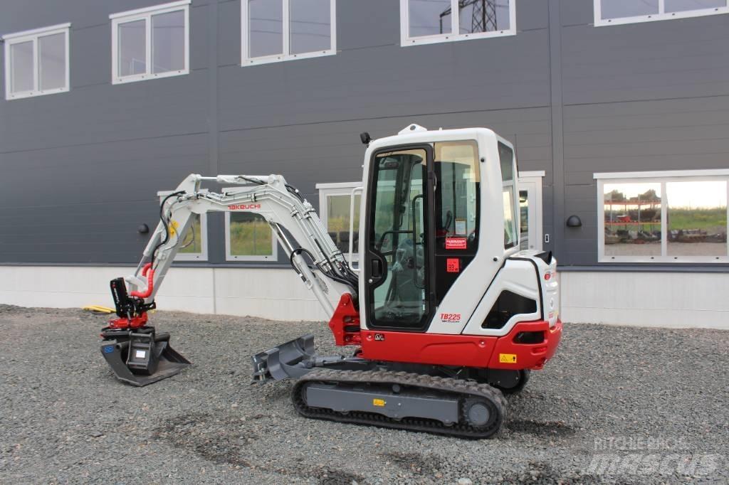 Takeuchi TB 225 Mini bageri <7t