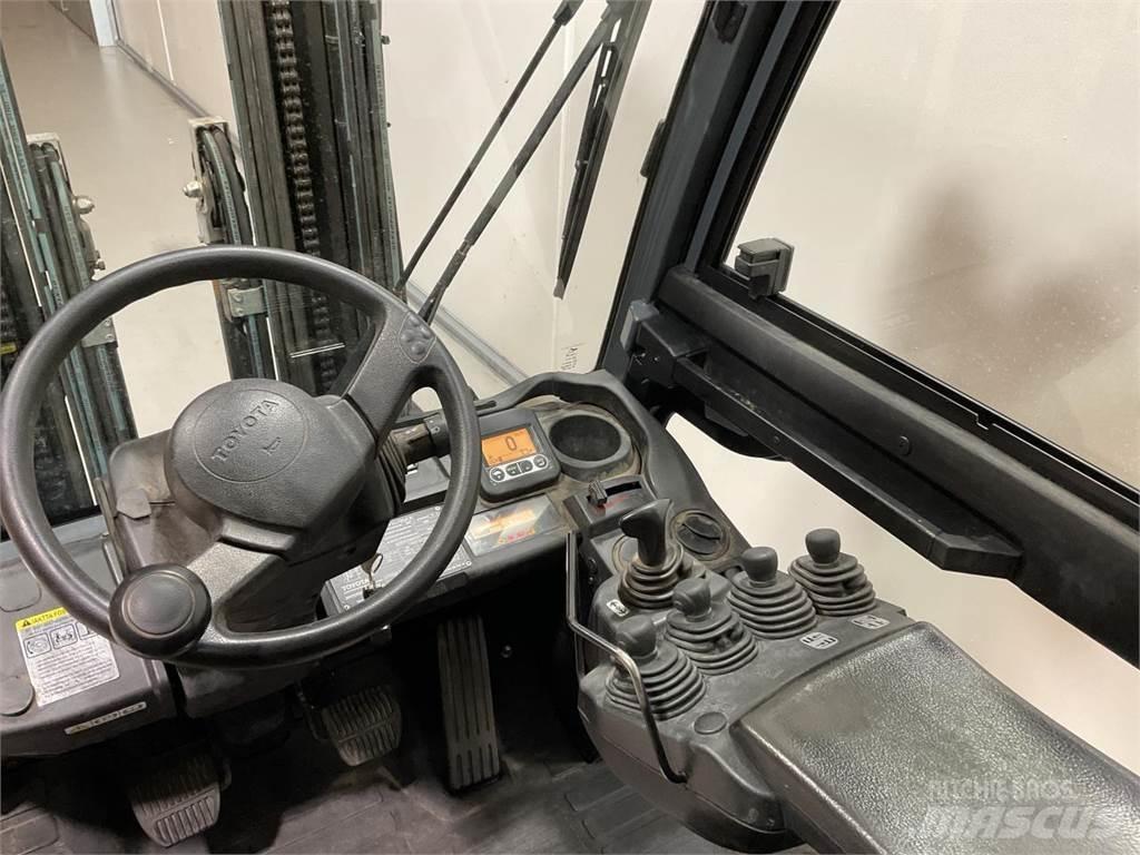 Toyota 52-8FDF30 Dizelski viličari