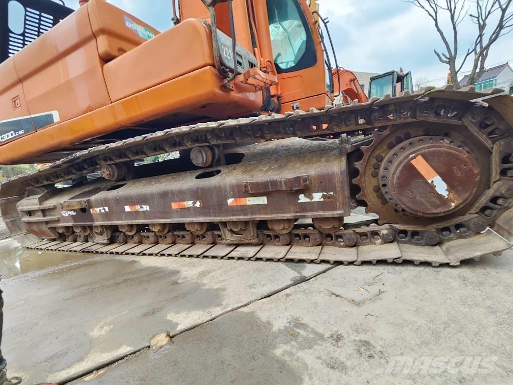 Doosan DX 300 LC Bageri gusjeničari