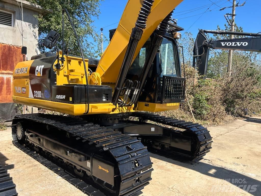 CAT 320D2L Bageri gusjeničari