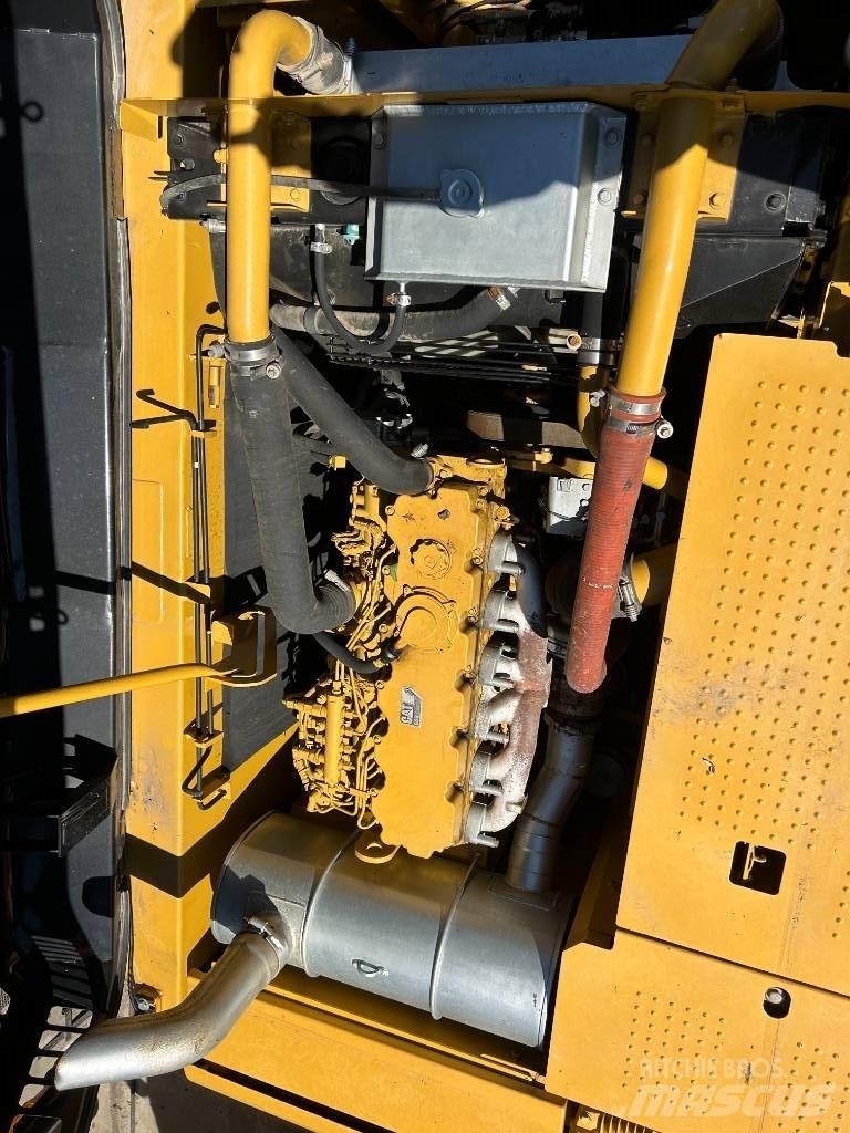 CAT 320D2L Bageri gusjeničari