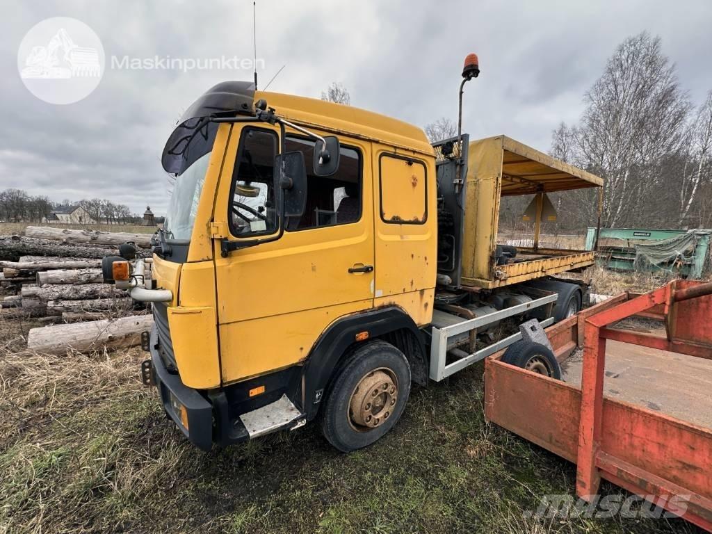Mercedes-Benz 1117 L Rol kiper kamioni s kukama za dizanje