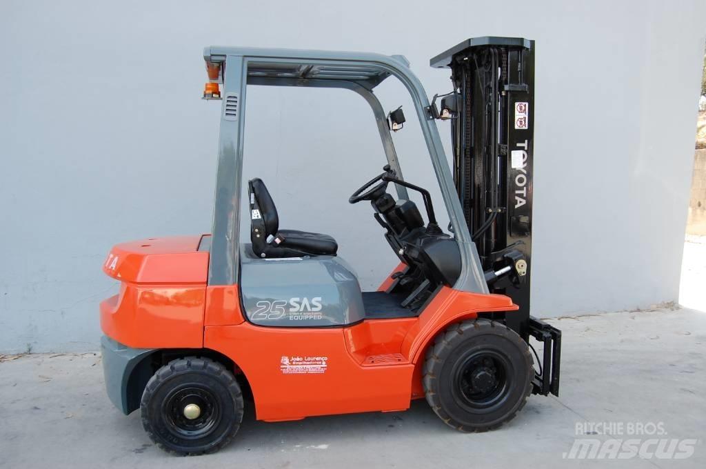Toyota 7 FD 25 Dizelski viličari