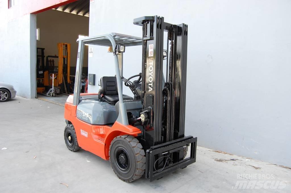 Toyota 7 FD 25 Dizelski viličari