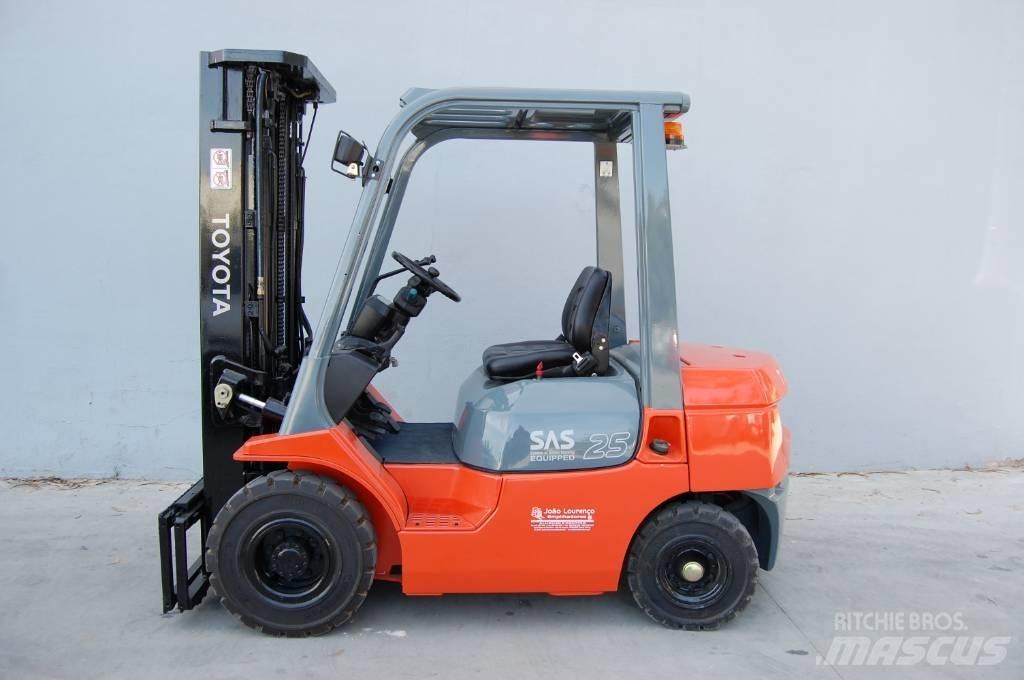 Toyota 7 FD 25 Dizelski viličari