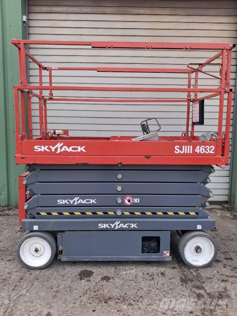 SkyJack SJ III 4632 Škaraste platforme