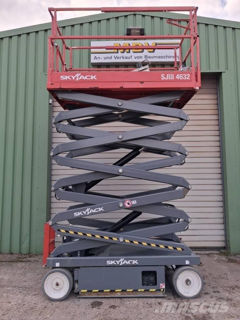 SkyJack SJ III 4632 Škaraste platforme