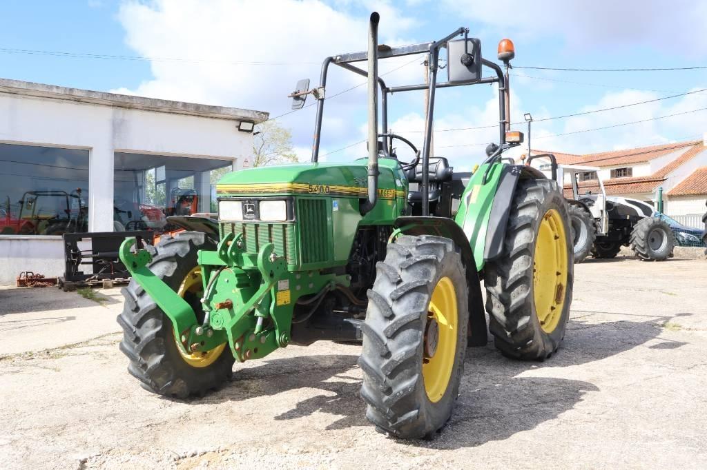 John Deere 5400 Traktori