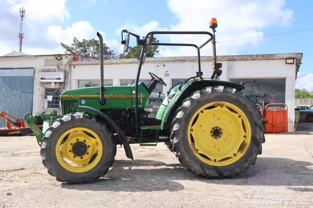 John Deere 5400 Traktori