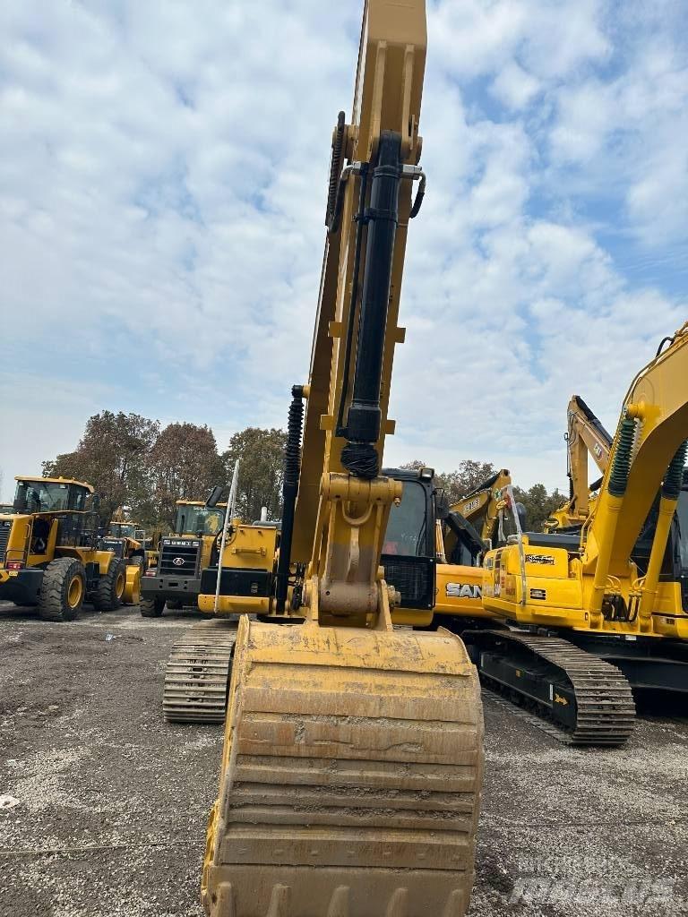 CAT 320 D2 Bageri gusjeničari