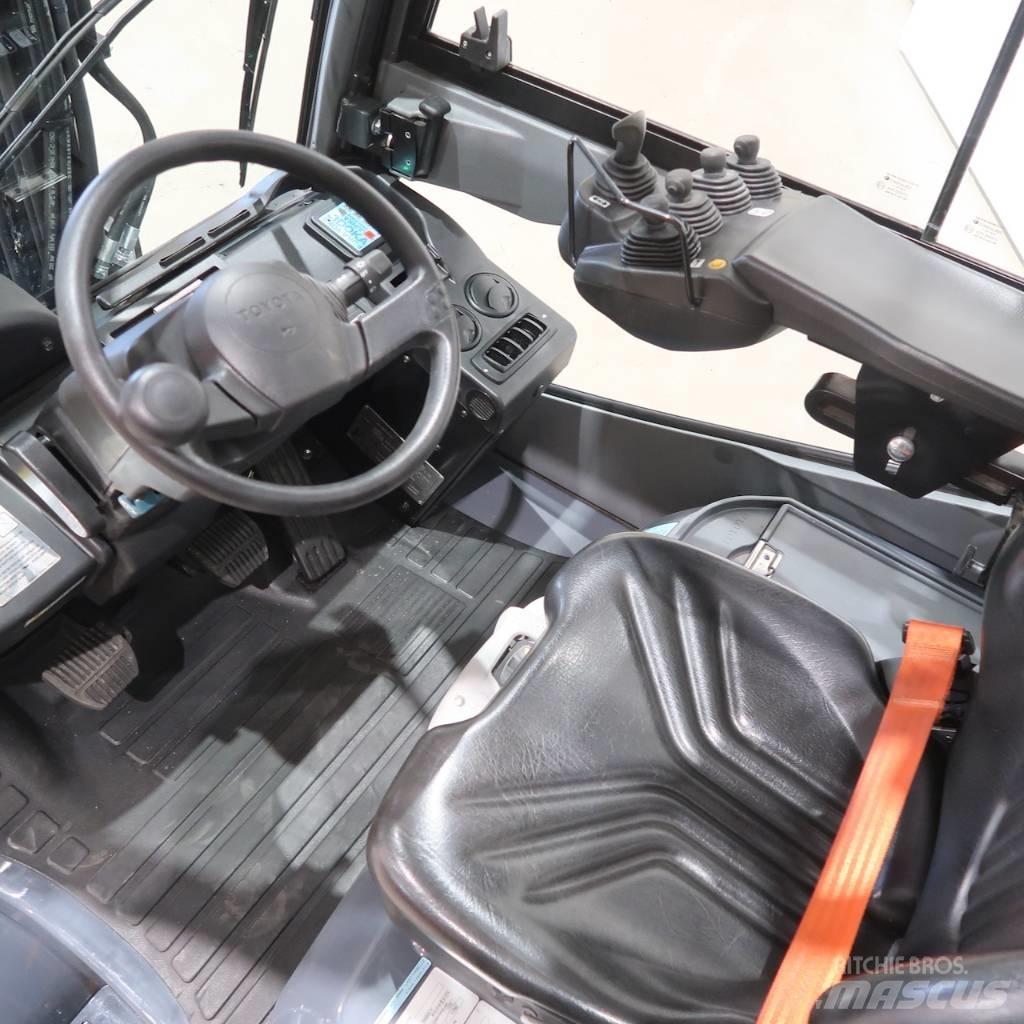 Toyota 02-8FGJF35 Plinski viličari