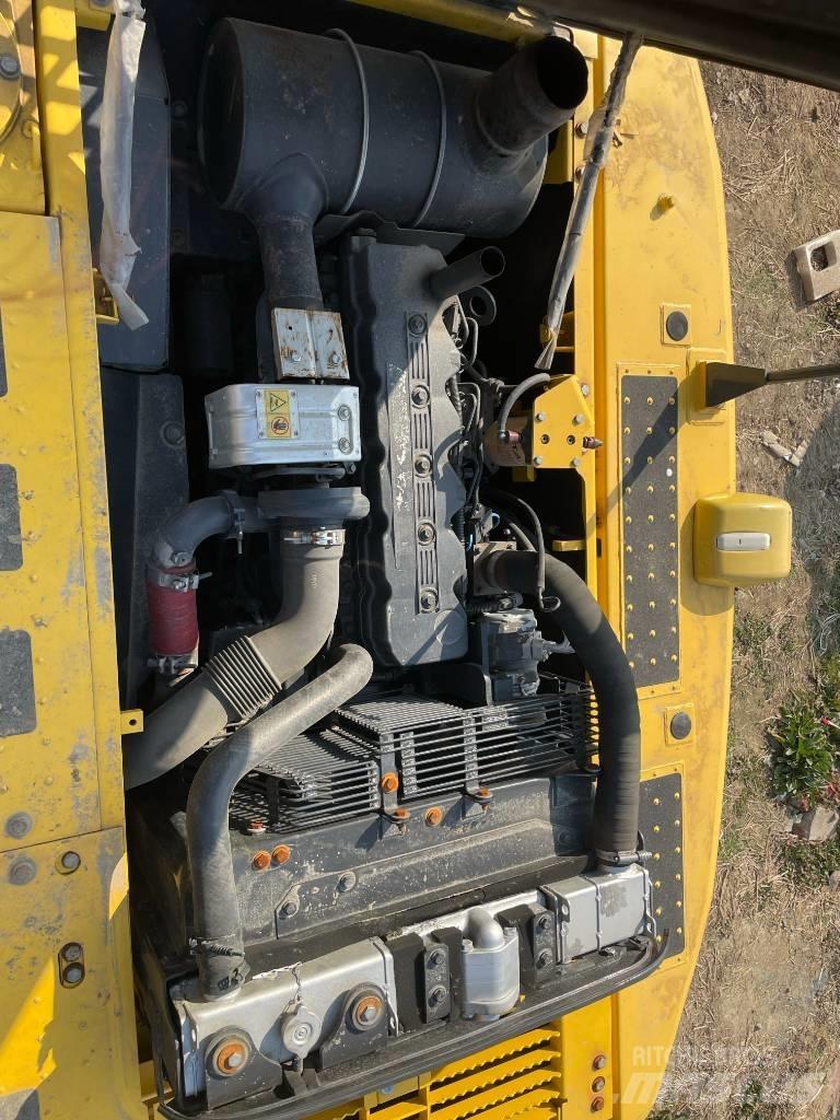 Komatsu 210 Bageri gusjeničari