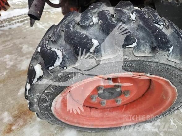 Kubota B26 Utovarni rovokopači