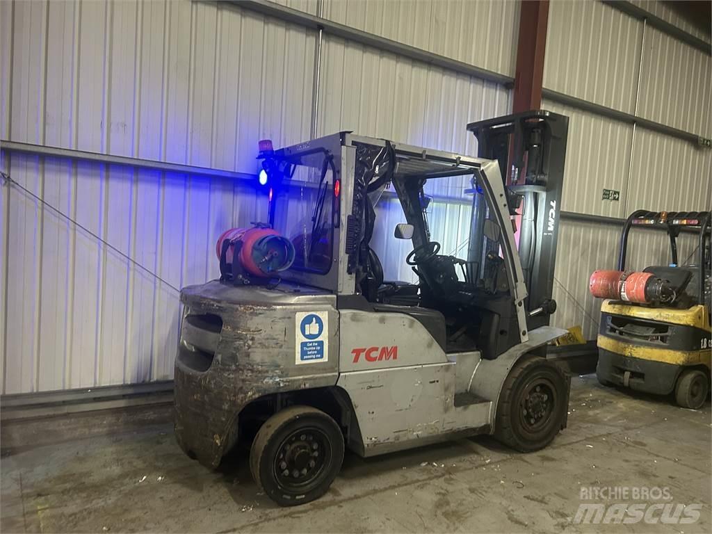 TCM J1F4A40LQ Plinski viličari