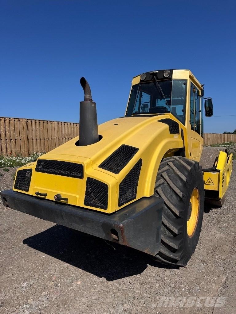 Bomag BW 213 D H-4 Valjci sa jednim bubnjem