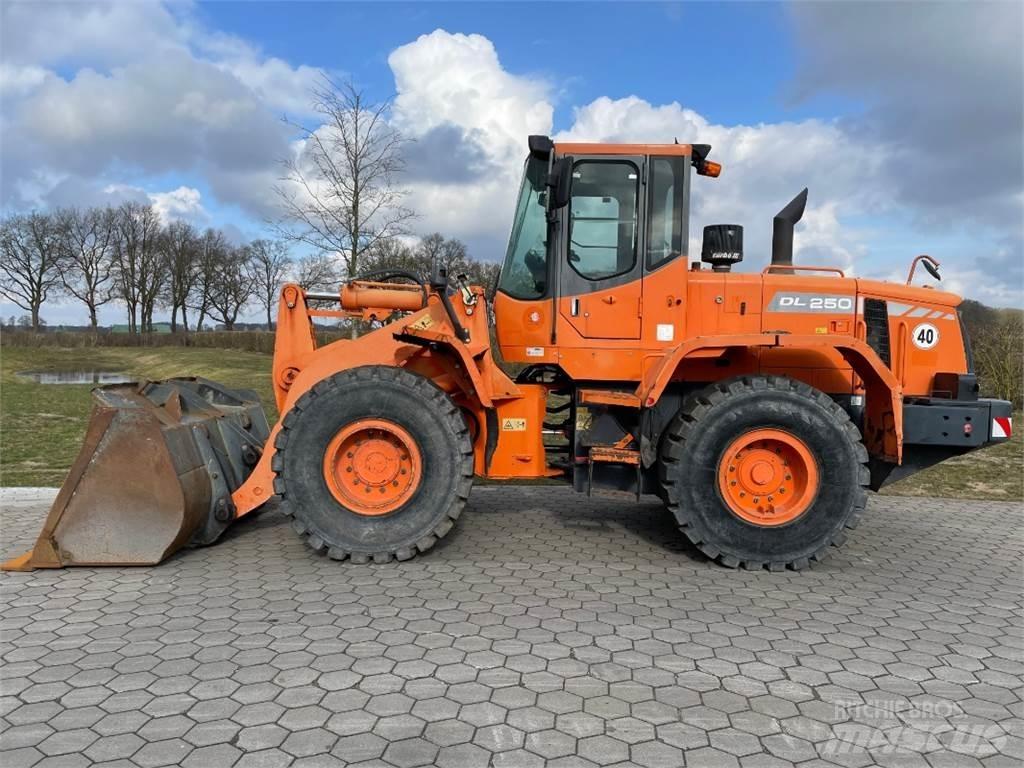 Doosan DL250 Utovarivači na kotačima