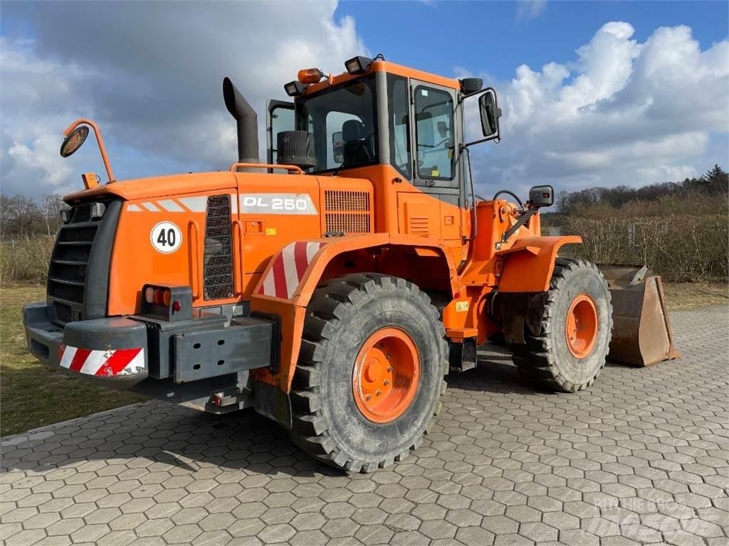 Doosan DL250 Utovarivači na kotačima