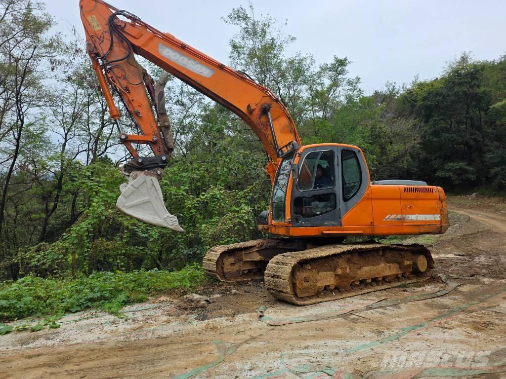 Doosan DX 220 LCA Bageri gusjeničari