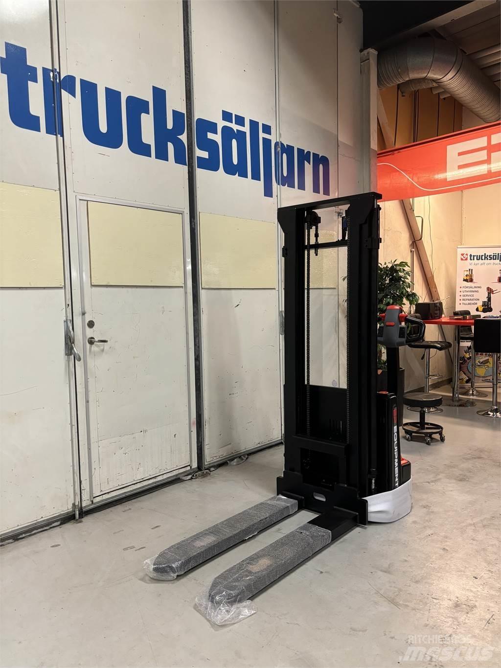 ESA 121 Ručni električni viličar
