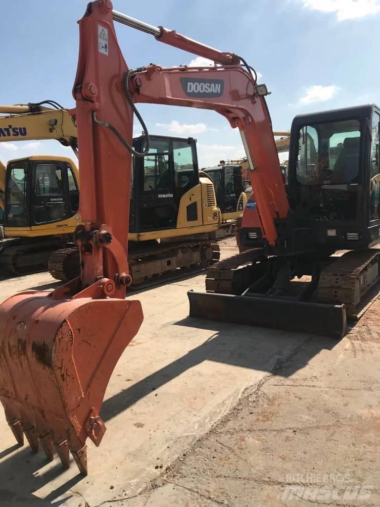 Doosan dx60 Bageri gusjeničari
