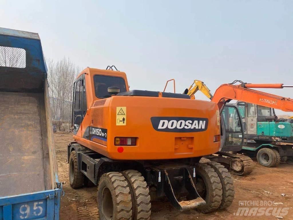 Doosan DH 150W Bageri na kotačima